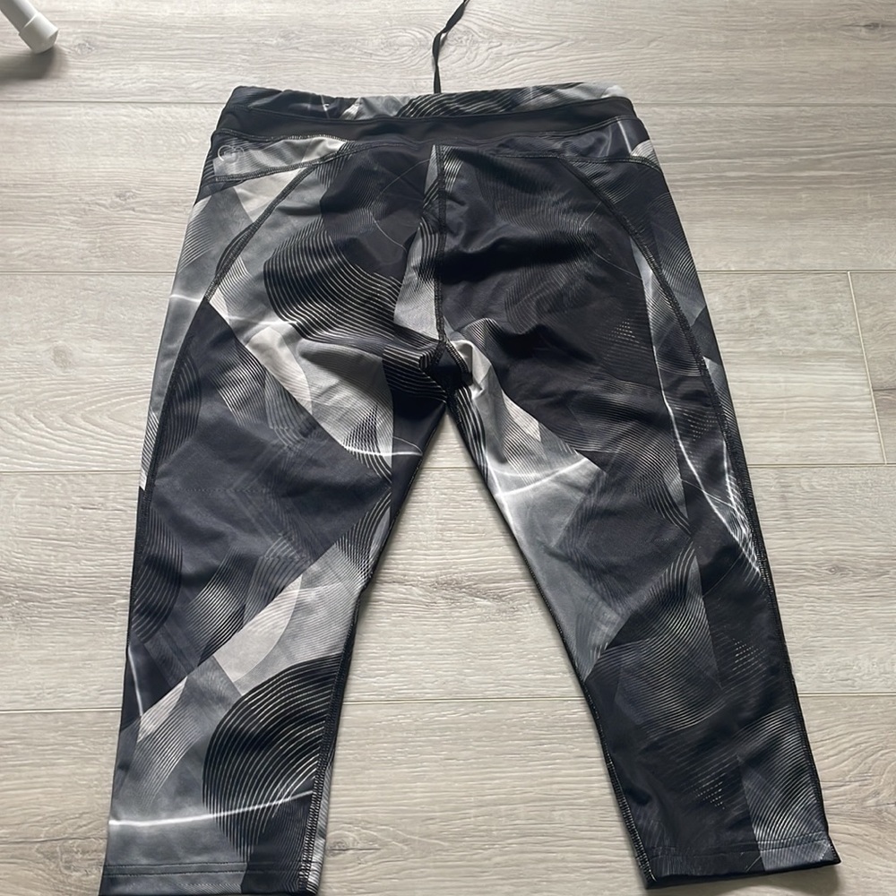 Puma workout capri leggings